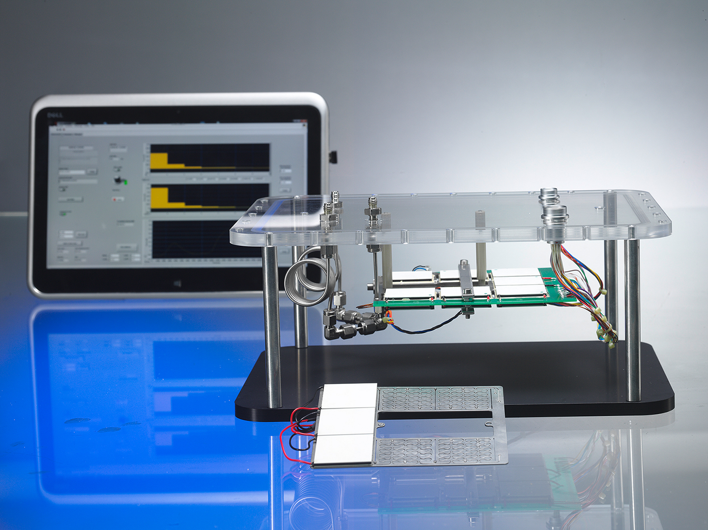 Eigenentwickeltes kontinuierliches Reaktionskalorimeter für die Prozessauslegung